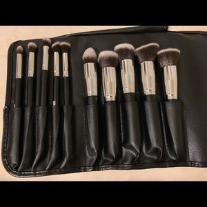 AOA Brush Set